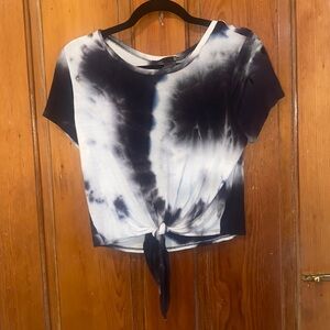 CUTE BLACK AND WHITE TIE DYE CROPPED SHORT SLEEVE SHIRT